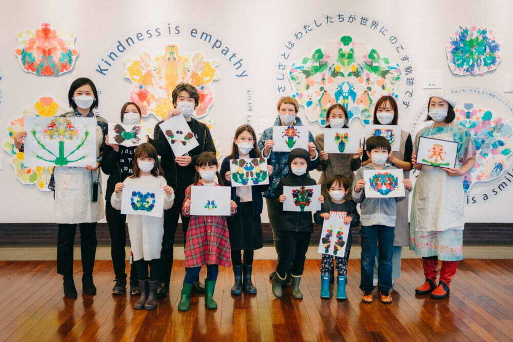 2歳の子どもからお年寄りまでアーティストに!ダイバーシティアートって何?