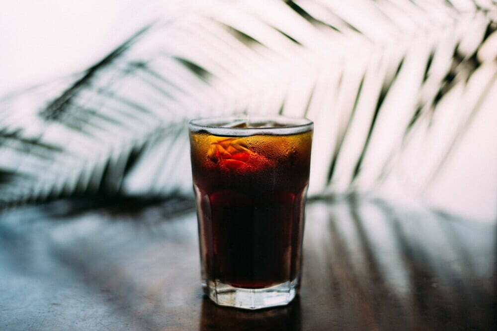 コーヒー愛飲者は夏に注意?意外と身近な「カフェイン中毒」とは