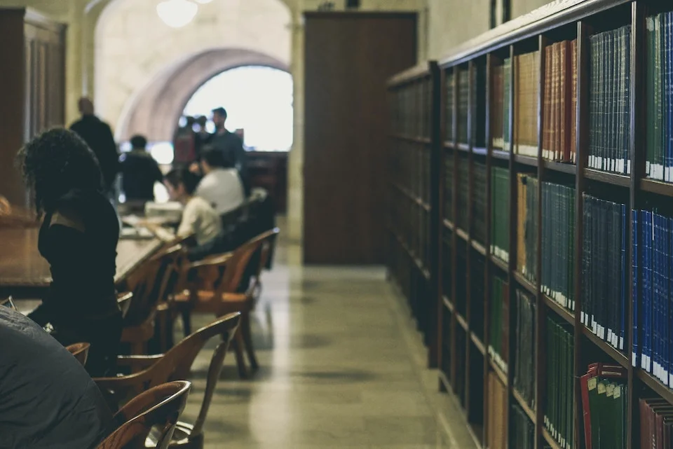 【ベストセラーも禁書に】米国の学校から本が消える？禁書運動が深刻化。